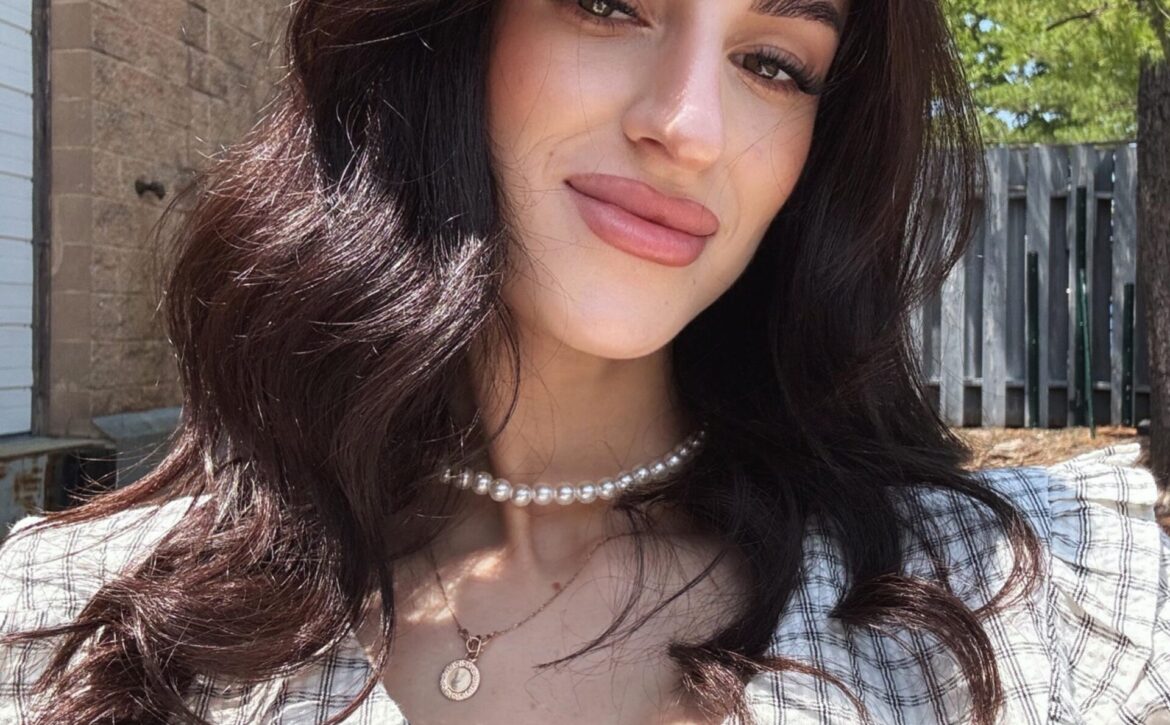 Adriana_Img